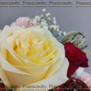 Превью Шляпная коробка с цветами «Гранатовая феерия»