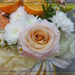 Превью Шляпная коробка с цветами «Лимонная симфония»