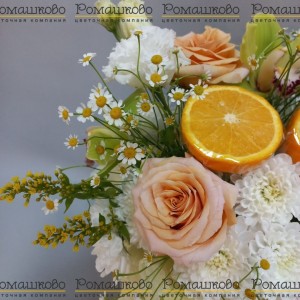 Превью Шляпная коробка с цветами «Лимонная симфония»