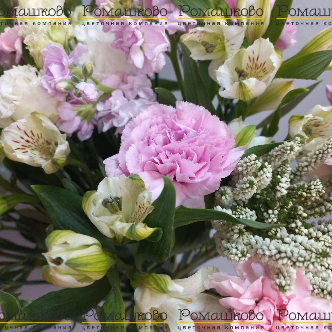 Букет из гвоздик «Кисло-сладкий вихрь»