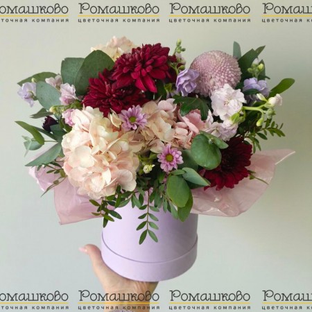 Шляпная коробка цветов «Палитра счастья» за 3 250 - «Ромашково» в Красноярске