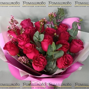 Превью Букет из 17 малиновых роз