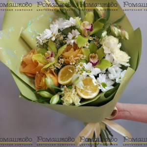 Превью Букет из орхидей «Свежий запах луга»