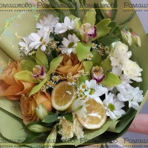 Превью Букет из орхидей «Свежий запах луга»