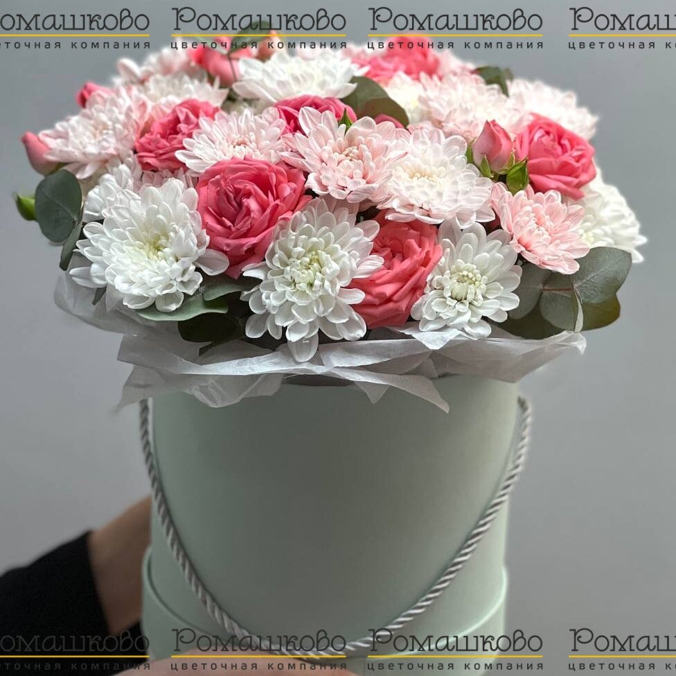 Шляпная коробка с цветами «Чарующая гармония»