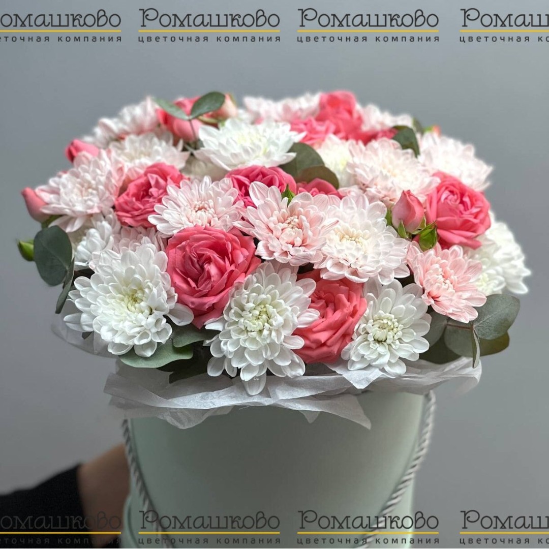 Шляпная коробка с цветами «Чарующая гармония»