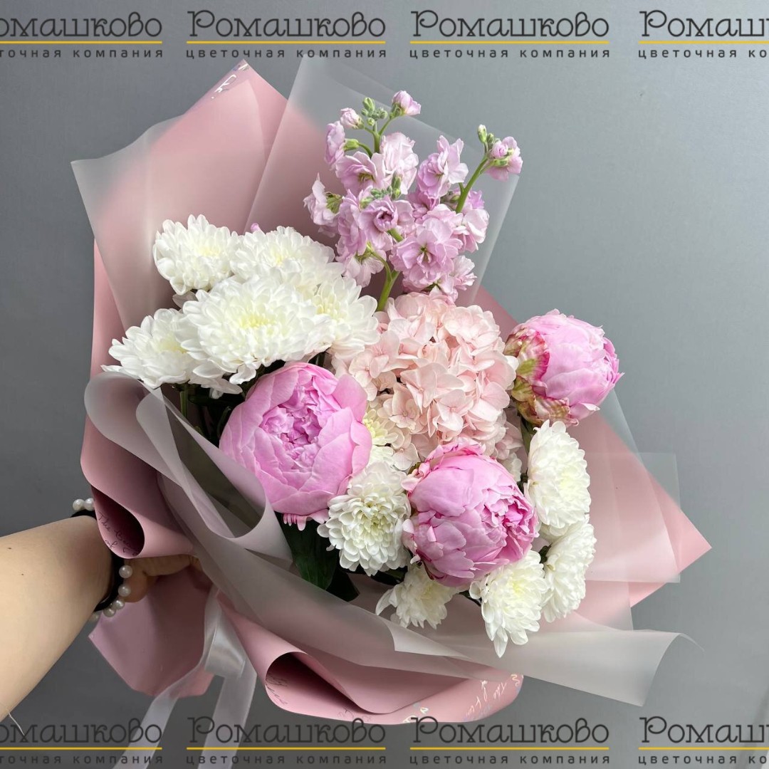 Букет из пионов «Полевая нежность»