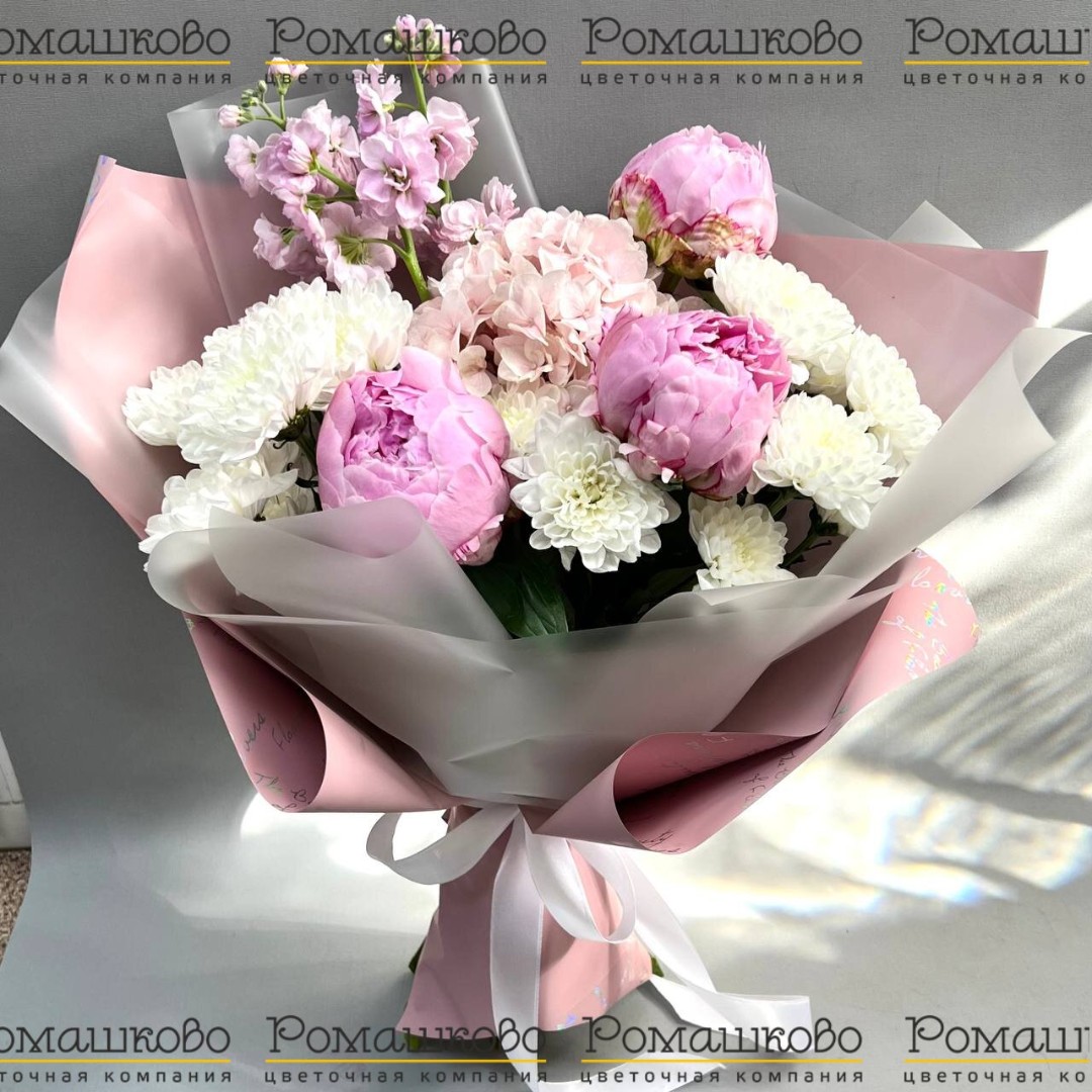 Букет из пионов «Полевая нежность»