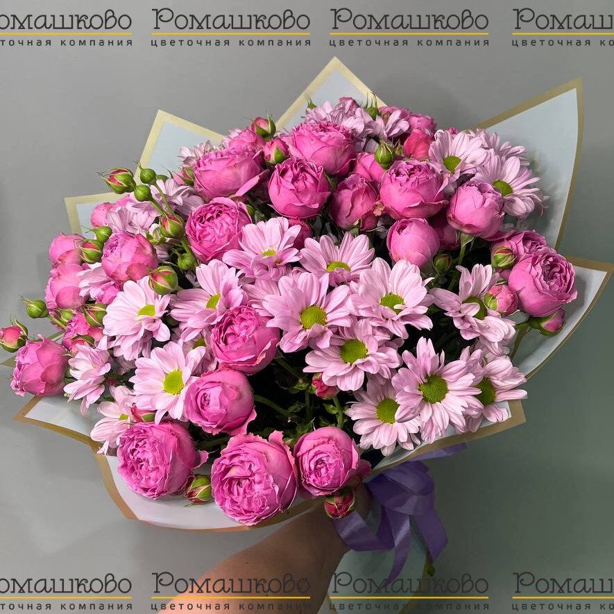 Букет из кустовых роз «Розантемия»
