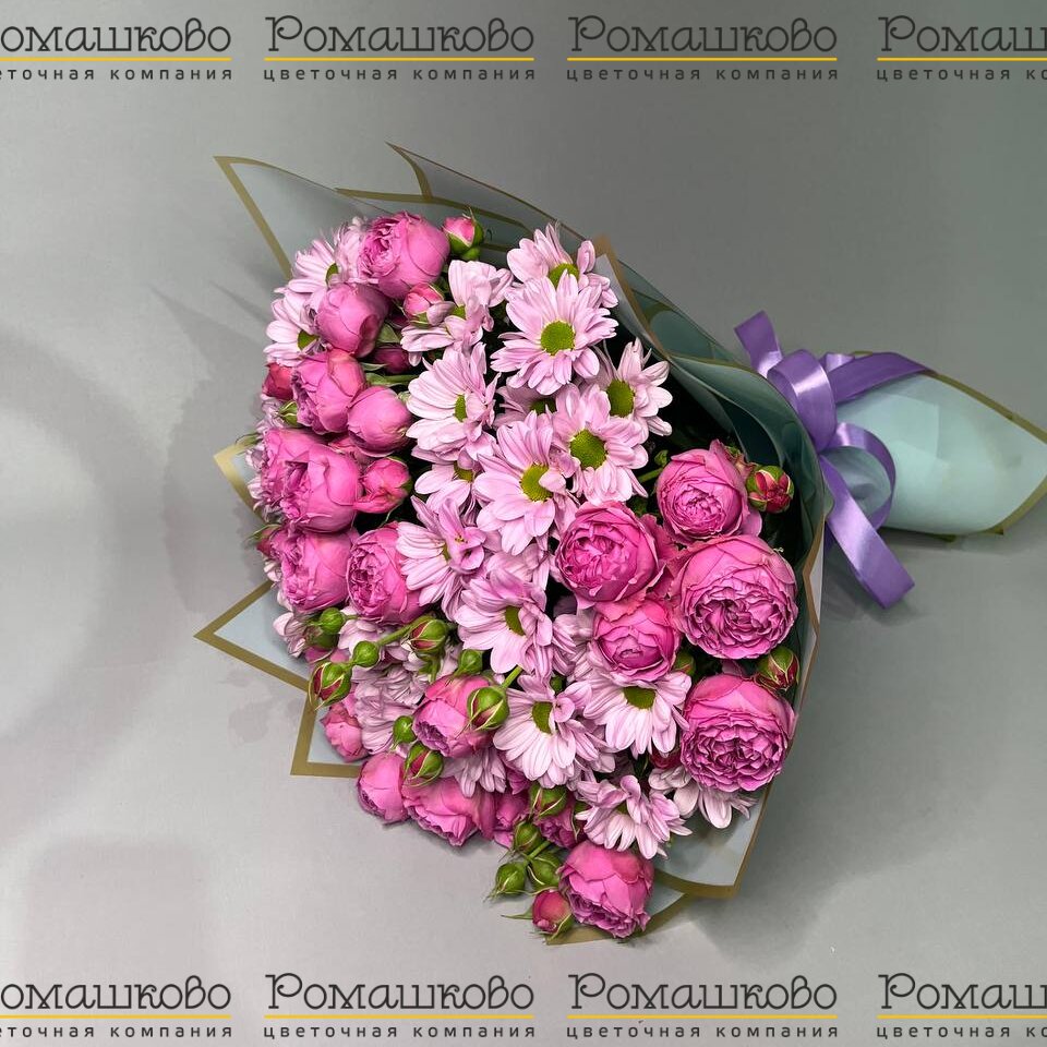 Букет из кустовых роз «Розантемия»