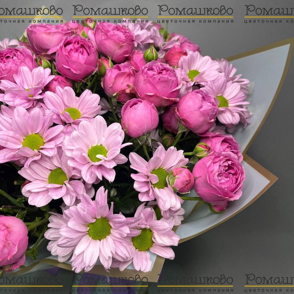 Букет из кустовых роз «Розантемия»