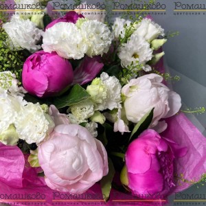 Превью Букет из пионов «Как в саду»