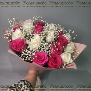 Превью Букет из 25 розовых и белых роз 50см