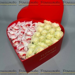 Превью Шляпная коробка с цветами и конфетами «Любовь в коробке»