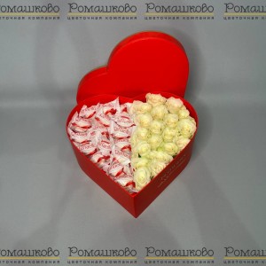 Превью Шляпная коробка с цветами и конфетами «Любовь в коробке»