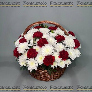 Превью Корзина с цветами «Алые мгновения»
