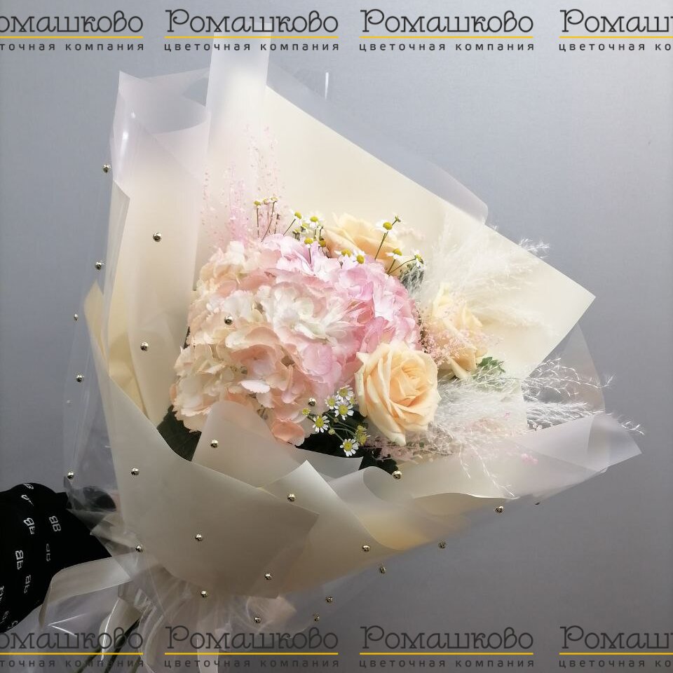 Букет из гортензии «Глоток летнего утра»