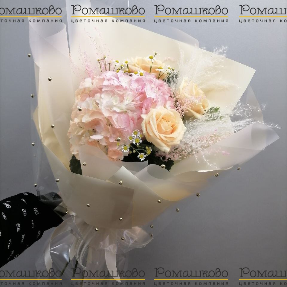 Букет из гортензии «Глоток летнего утра»