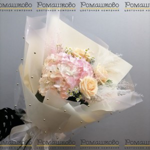 Превью Букет из гортензии «Глоток летнего утра»