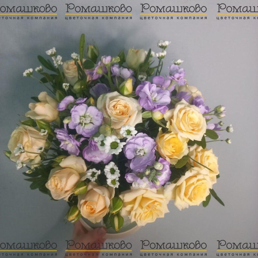 Коробочка с цветами «Подарок из цветов»