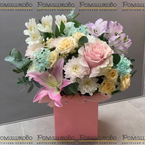 Превью Шляпная коробка с цветами «Магия цветов»