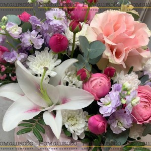 Превью Шляпная коробка с цветами «Цветные сны»