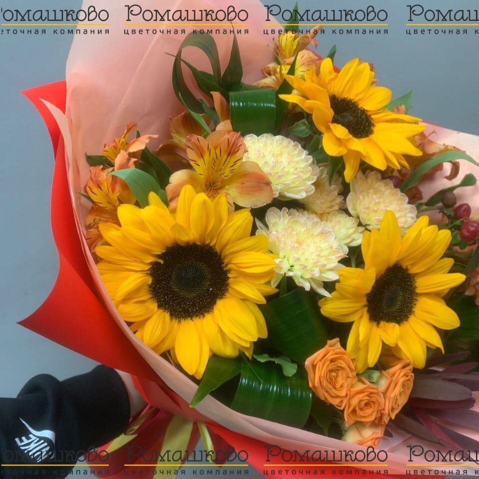 Букет из подсолнухов «Золотые цветы»
