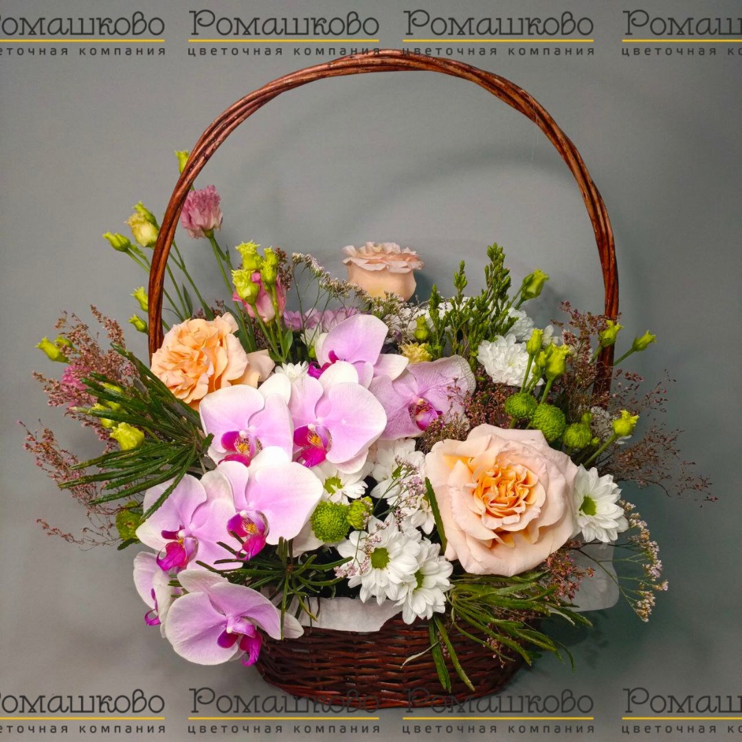 Корзина с цветами «Орхидейный шарм»