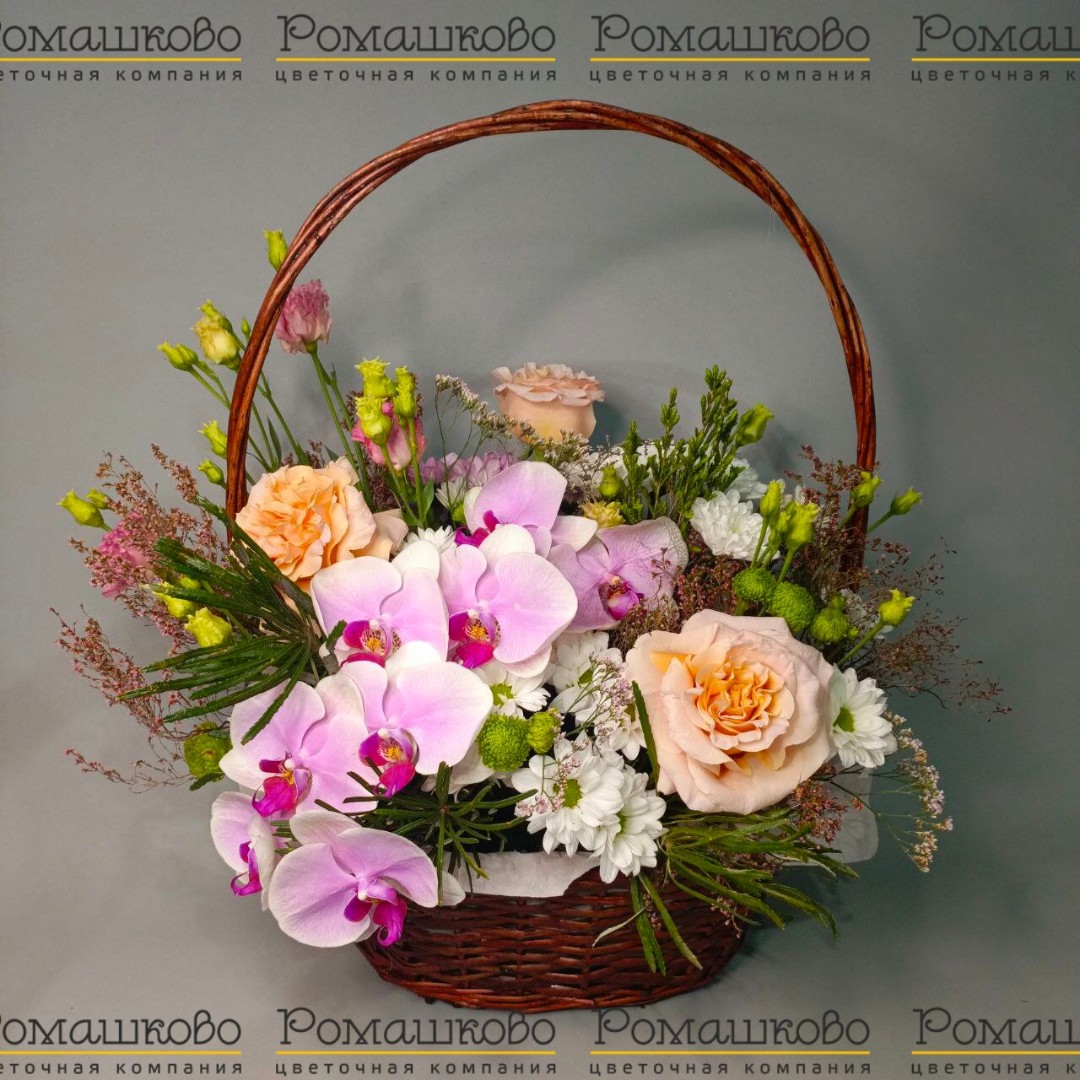 Корзина с цветами «Орхидейный шарм»