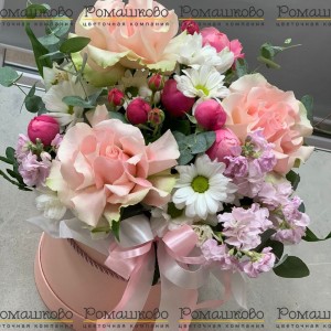 Превью Шляпная коробка с цветами «Цветущая любовь»