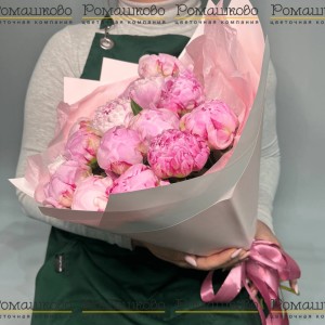 Превью Букет из 15 Нежно-Розовых Пионов «Розовый бархат»
