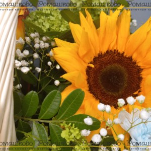 Превью Корзина с цветами «Сад в корзинке»