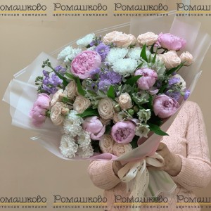 Превью Букет из пионов «Нежный бутон»